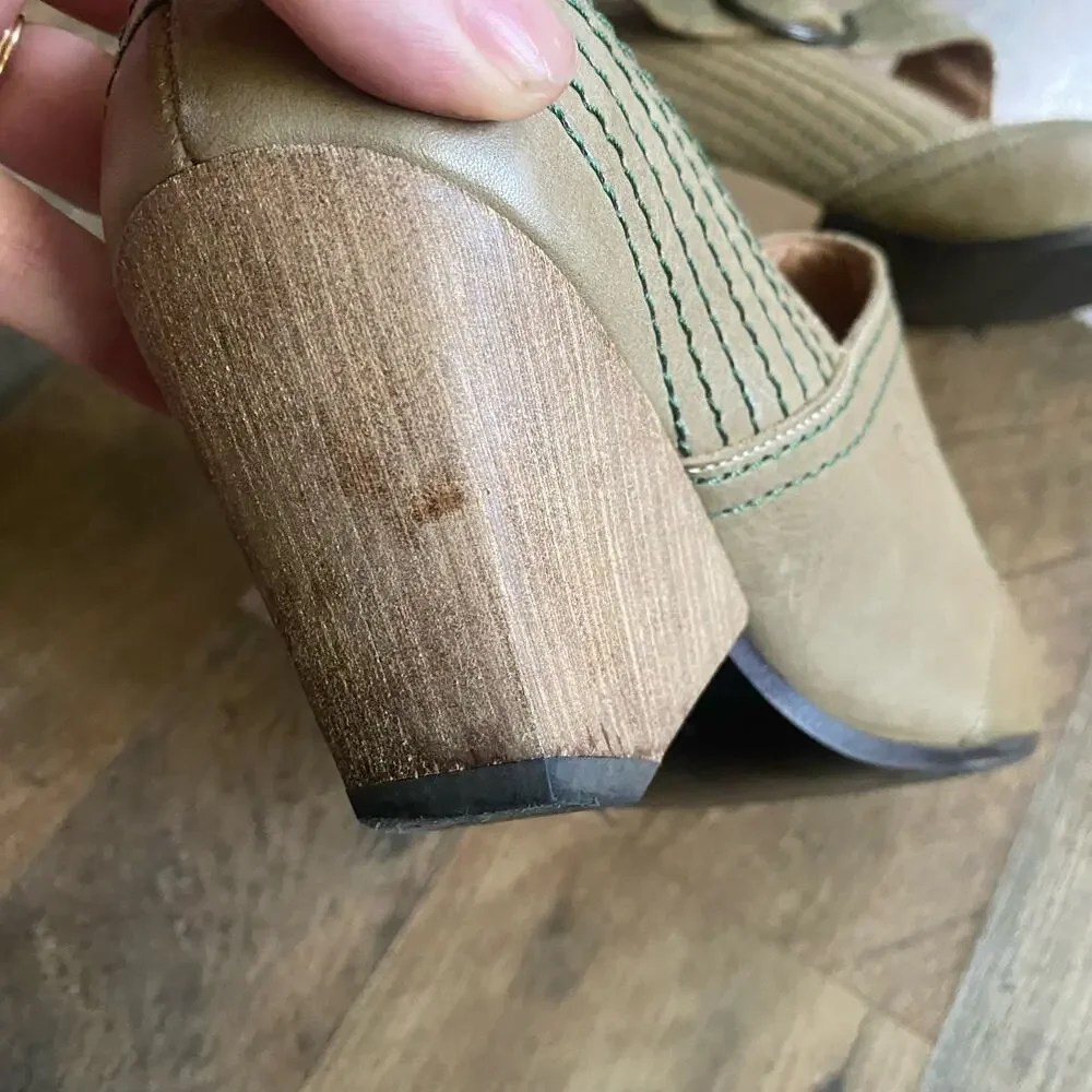John Fluevog Maryjane Heels Gray Beige Retro Buckle Square Toe Block Heel Wooden - Picture 10 of 13